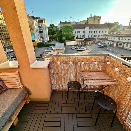 Bright And Central Suite With A Balcony Brünn Exterior foto