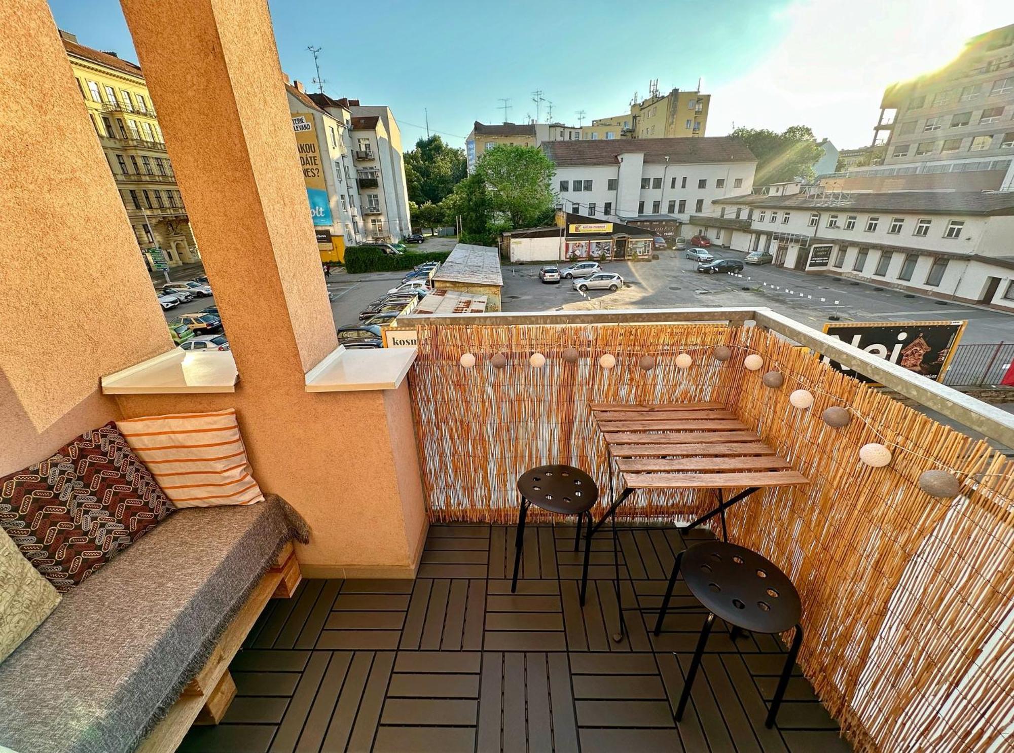 Bright And Central Suite With A Balcony Brünn Exterior foto